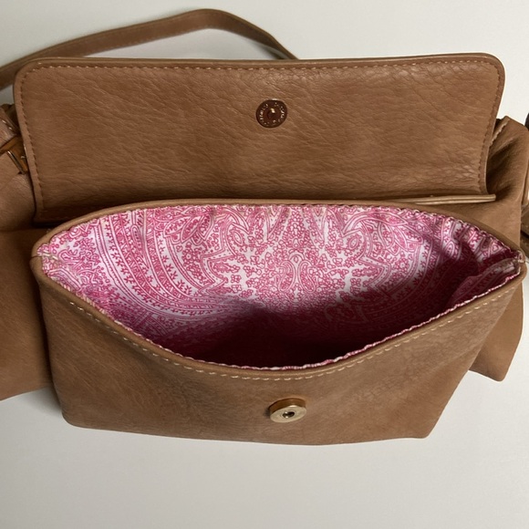 Shiraleah Jesse Crossbody Clutch, Sand - Picture 4 of 9